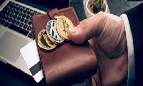 是的，狗币（Dogecoin）是一种虚拟货币。它是基于区块链技术的，加密货币的一种。狗币最初是在2013年由软件工程师Billy Markus和Jackson Palmer创建的，起初是作为一种玩笑，灵感源自网络流行的“狗狗”图片（Shiba Inu犬种的表情包）。然而，狗币随着时间的推移逐渐发展成为一种在加密货币市场上广受欢迎的货币。

狗币的特点包括：

1. **快速交易**：狗币的交易确认时间较短，通常在一分钟内，可以快速进行交易。
2. **无限供应**：与比特币等其他加密货币不同，狗币没有固定的最大供应量，这意味着可以不断挖矿，增加流通中的币量。
3. **社区驱动**：狗币拥有一个活跃的社区，用户常常参与慈善活动和募捐，推动狗币的使用和普及。

由于这些独特的特性，狗币逐渐吸引了不少投资者和用户的关注。